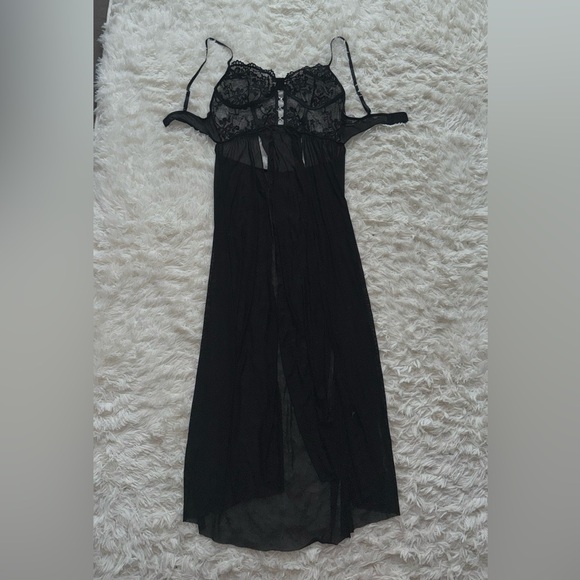 Avid Love Other - Chic Black Lace Chemise